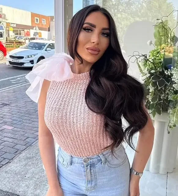 Chloe Brockett Biography: Age, Boyfriend, Net Worth, Height, Parents, TOWIE, Miss Babe