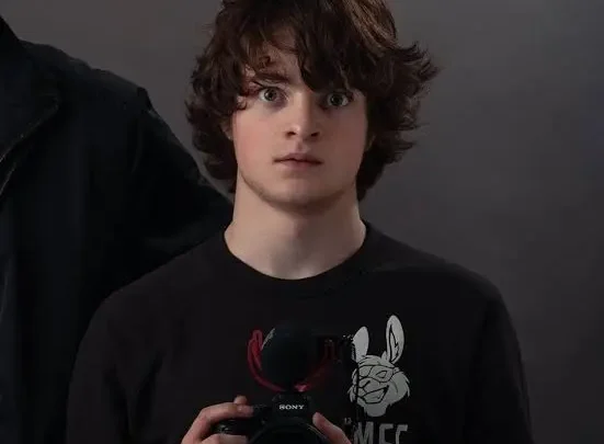 Tubbo Biography: Age, Net Worth, Real Name, Height, Dream SMP, Songs, Career, Girlfriend