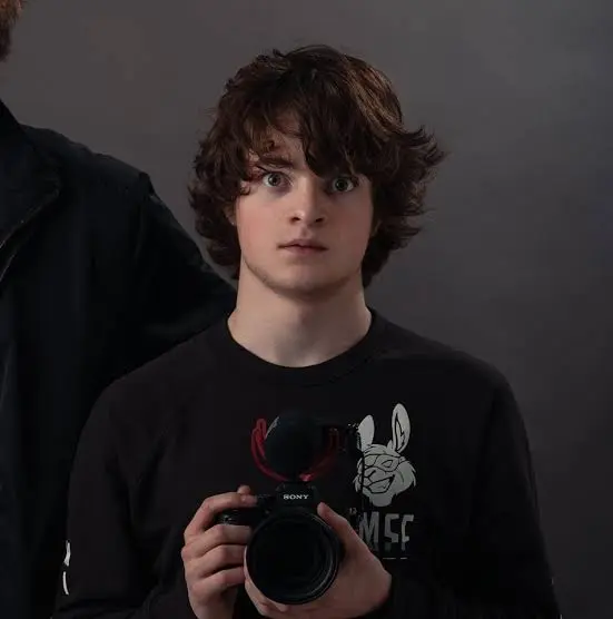 Tubbo Biography: Age, Net Worth, Real Name, Height, Dream SMP, Songs, Career, Girlfriend