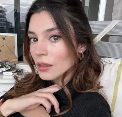 Melis Elif Doğan Biography: Age, Net Worth, Height, Husband, Songs, Movies, TV Shows, Parents