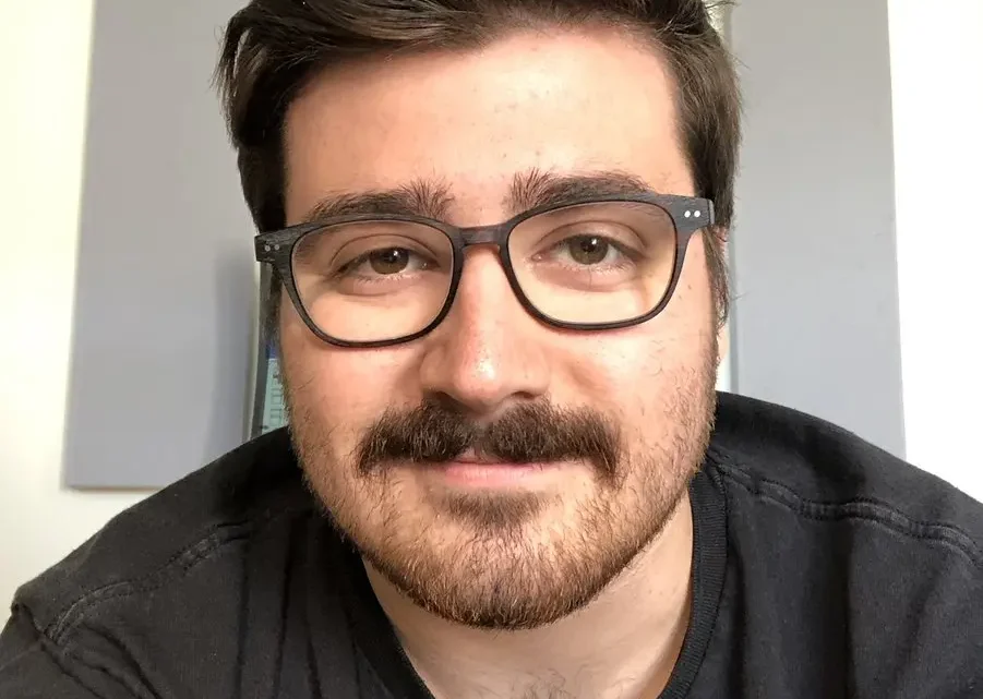 Eddy Burback Biography: Age, Net Worth, Height, Real Name, YouTube, Podcast, Wife