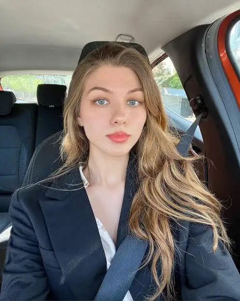 Selinay Taşol Biography: Age, Net Worth, TV Shows, Husband, Parents, Instagram, Movies