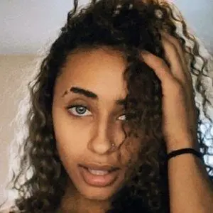 Lexi Coles Biography: Age, TikTok, Net Worth, Boyfriend, Height, Dance