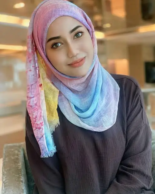 Yuna Zainal Biography: Age, Husband, Net Worth, Height, Instagram, Parents, Career