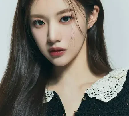 Go Youn-jung Biography: Age, Net Worth, Parents, Movies, Instagram, Boyfriend, Facebook, Height, Brother