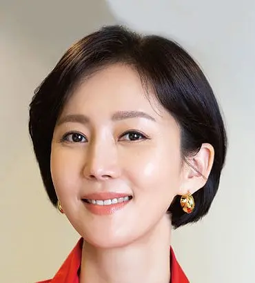 Yum Jung-ah Biography: Net Worth, Movies, Husband, Parents, Age, Instagram, Nationality, Sister