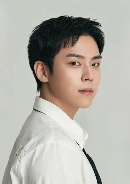 Kim Do-hoon Biography: Height, Age, Parents, Net Worth, Girlfriend, Religion, Brother, Nationality, Instagram