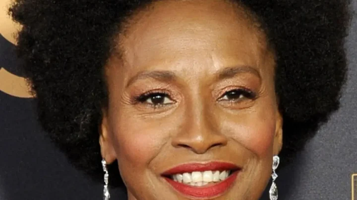 Jenifer Lewis Biography: Husband, Age, Children, Height, Net Worth, Parents, Movies & TV Shows, Broadway