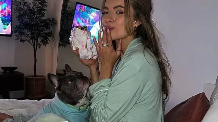 Charlotte Jordan Biography: Net Worth, Boyfriend, Height, Age, Religion, Parents, Ethnicity, Brother, Movies