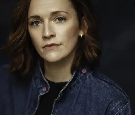 Charlotte Ritchie Biography: Age, Parents, Height, Net Worth, Movies & TV Shows, Songs, Spouse