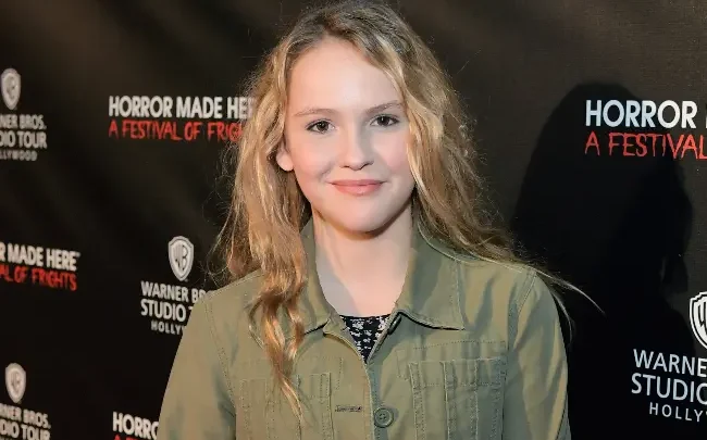 Talitha Bateman Biography: Age, Parents, Siblings, Net Worth, Height, Movies, TV Shows