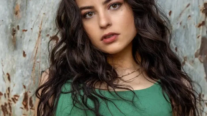 Katie Sarife Biography: Age, Boyfriend, Net Worth, Height, Parents, Siblings, Movies, TV Shows