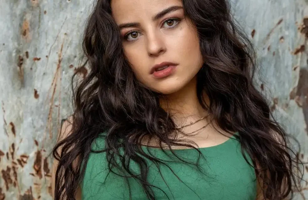 Katie Sarife Biography: Age, Boyfriend, Net Worth, Height, Parents, Siblings, Movies, TV Shows