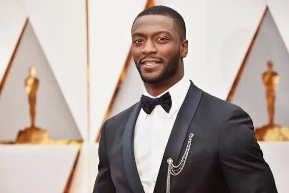 Aldis Hodge Biography: Age, Net Worth, Height, Parents, Siblings, Movies, TV Shows, Leverage, Black Adam, Hidden Figures