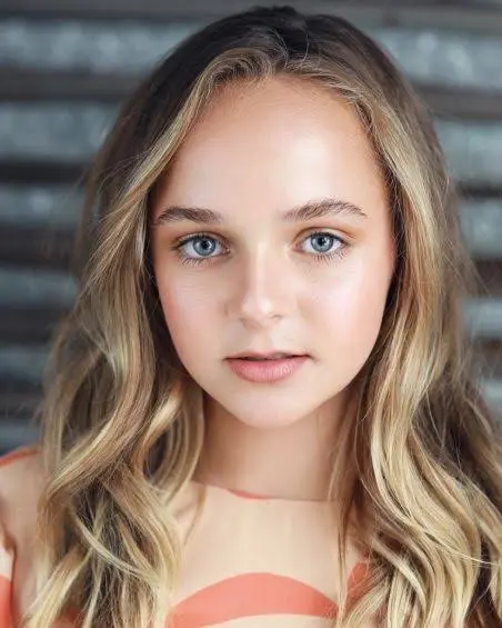 Abby James Witherspoon Biography: Age, Parents,Net Worth, Height, Cousins, Boyfriend, Movies, Sister
