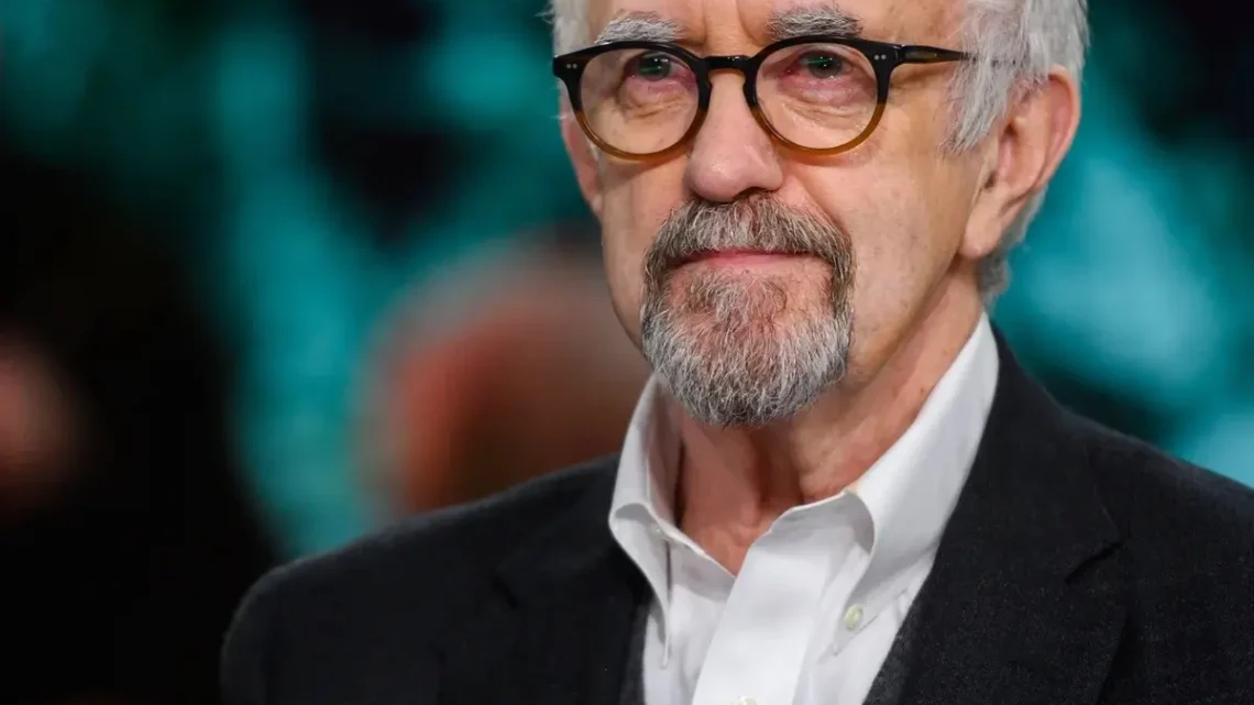 Jonathan Pryce Biography: Wife, Age, Children, Height, Net Worth, Parents, Movies & TV Shows, Acting Career