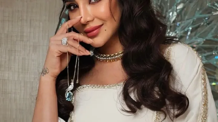 Lojain Omran Biography: Age, Youtube, Net Worth, TV Shows, Height, Religion, Spouse, Children