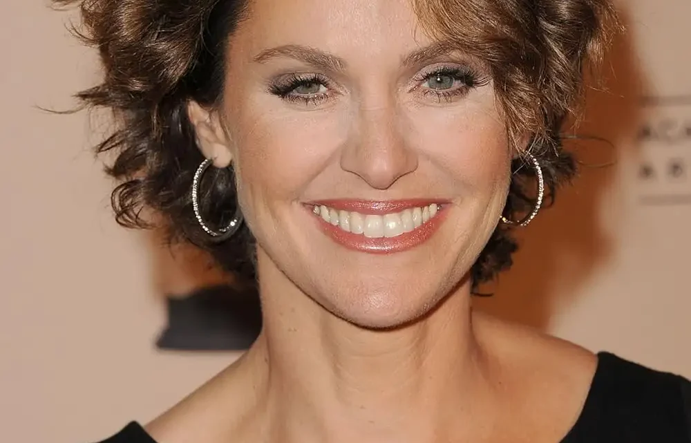 Amy Brenneman Biography: Parents, Siblings, Age, Husband, Net Worth, TV Shows, Children, Career