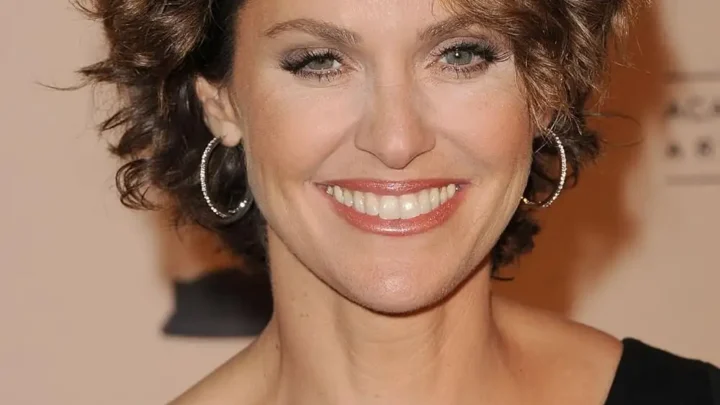 Amy Brenneman Biography: Parents, Siblings, Age, Husband, Net Worth, TV Shows, Children, Career