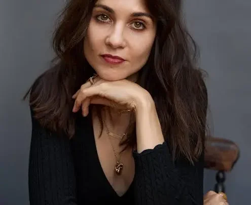 Tuppence Middleton Biography: Movies, TV Shows, Age, Boyfriend, Net Worth, Sense8, Career, Child