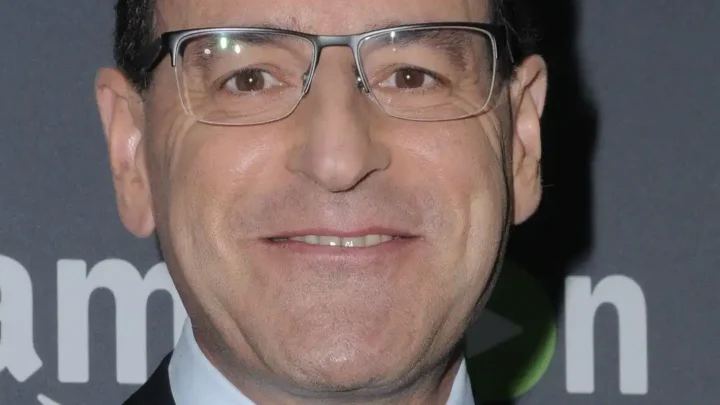 Jonathan Shapiro Biography: Wife, Net Worth, Goliath, Career, Law, TV Shows, Movies, LinkedIn