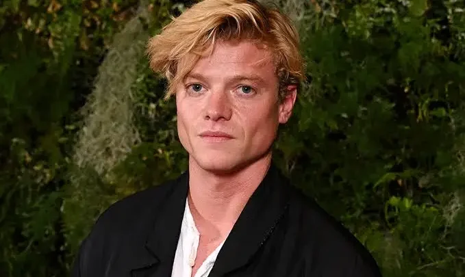 Tom Rhys Harries Biography: Age, Girlfriend, Net Worth, Movies, Career, Parents, Siblings, TV Shows