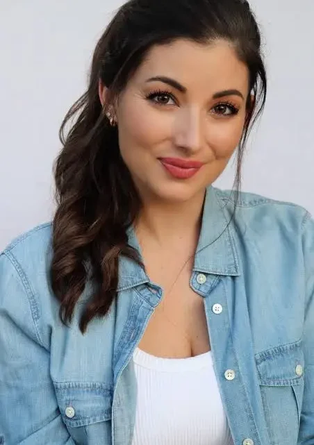 Ashton Leigh Biography: Age, Height, Brother, Parents, Kids, Husband, Net Worth, Real Name, Ethnicity