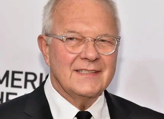 Walter Bobbie Biography: TV Shows, Age, Net Worth, Chicago, Career, Parents, Awards, Wife