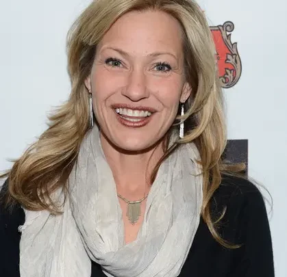 Joey Lauren Adams Biography: Age, Husband, Net Worth, Chasing Amy, Career, Parents, Siblings