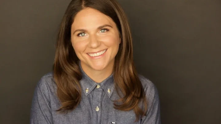 Suzi Barrett Biography: Age, Wife, Net Worth, Height, Parents, Movies, TV Shows