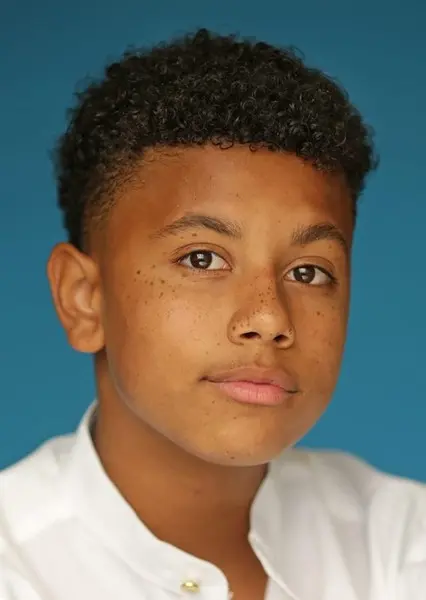 Liam Wignall Biography: Age, Parents, Net Worth, Height, Movies, TV Shows, 13: The Musical, Girlfriend