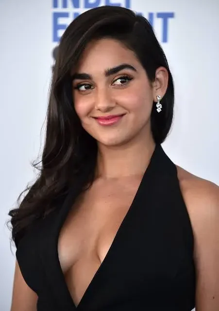 Geraldine Viswanathan Biography: Sister, Height, Net Worth, Religion, Age, Boyfriend, Movies, Instagram, Ethnicity