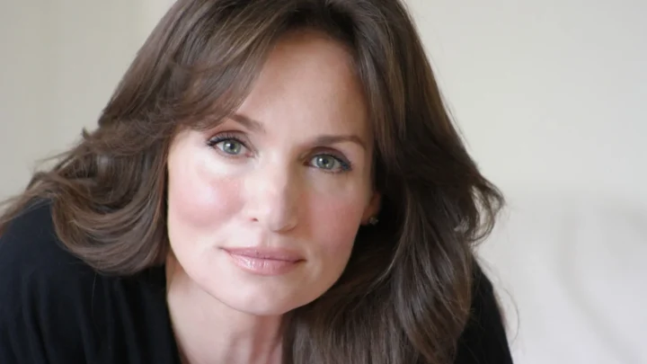 Kristen Cloke Biography: Age, Height, Net Worth, Husband, Kids, Movies & TV Shows, Nationality