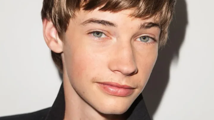 Jacob Lofland Biography: Age, Height, Net Worth, Parents, Girlfriend, Movies & TV Shows, Daughter
