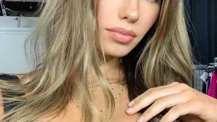 Kate Li (model) Biography: Height, Age, Parents, Instagram, Religion, Boyfriend, Siblings, Net Worth, Real Name