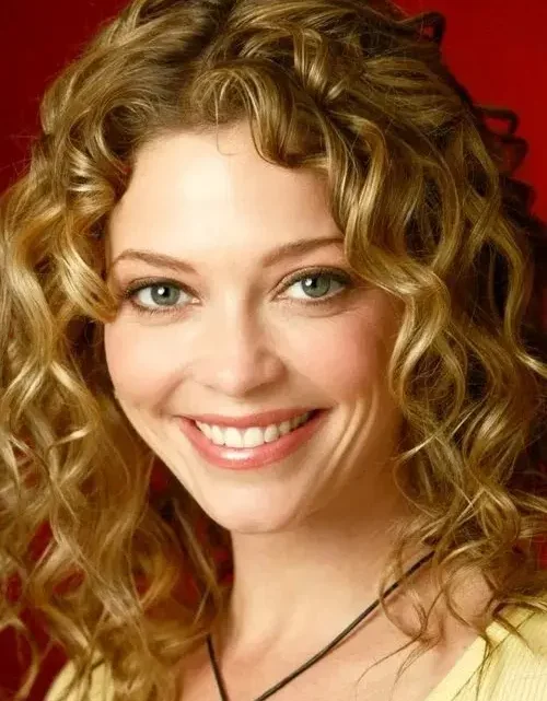 Amanda Detmer Biography: Age, Height, Net Worth, Husband, Movies & TV Shows, Instagram