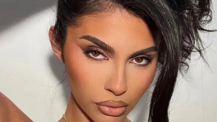 Amanda Trivizas Biography: Ex-Boyfriends, Age, Net Worth, Height, Parents, Sister, Career, Instagram