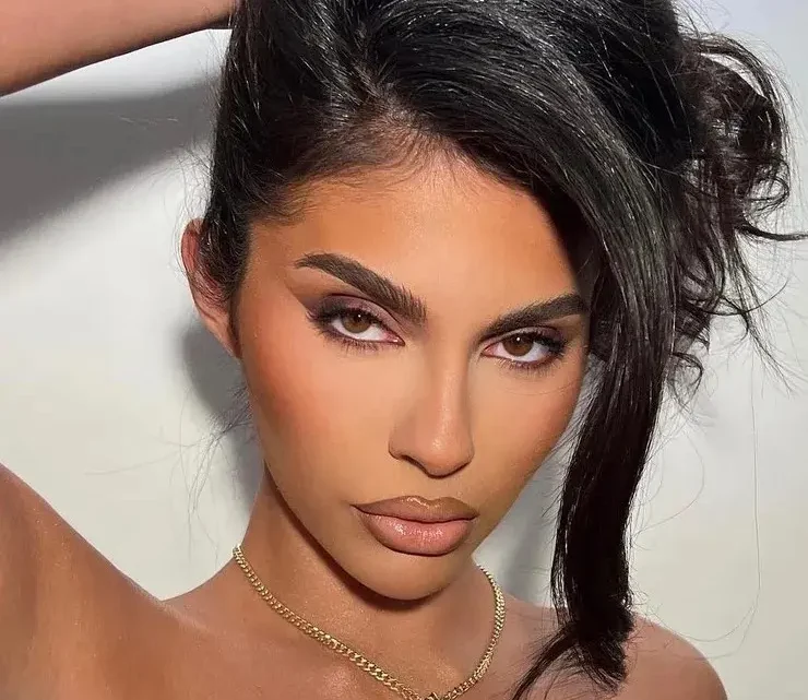 Amanda Trivizas Biography: Ex-Boyfriends, Age, Net Worth, Height, Parents, Sister, Career, Instagram