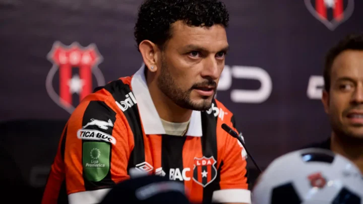 Michael Barrantes Biography: Wife, Age, Son, Net Worth, Height, Parents, Career, Club, Stats