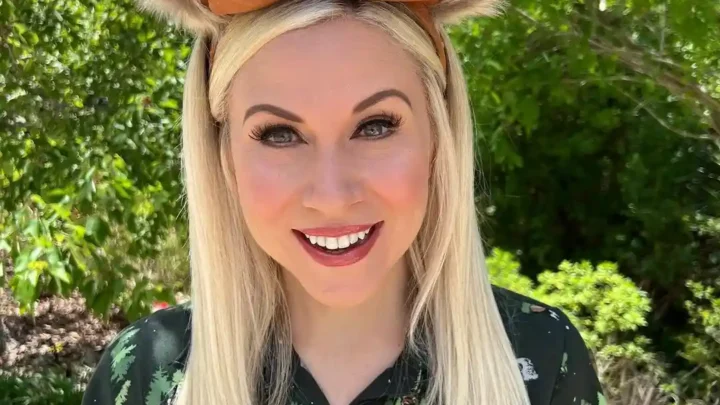 Ashley Eckstein Biography: Religion, Age, Movies, Height, Husband, Net Worth, Ethnicity, Parents, Awards