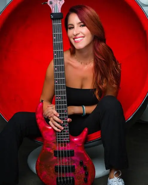 Anna Sentina Biography: Husband, Age, Height, Net Worth, YouTube, Bass Guitar