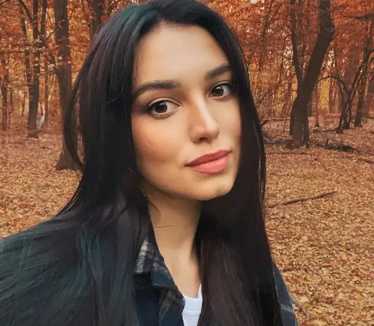 Daria Zaritskaya Biography: Husband, Age, Height, Net Worth, Songs, YouTube, Wikipedia