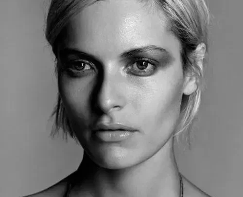 Rie Rasmussen Biography: Age, Net Worth, Height, Parents, Siblings, Movies, Instagram, Husband