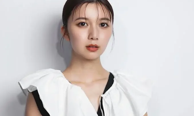 Moka Kamishiraishi Biography: Age, Net Worth, Height, Parents, Sister, Movies, Songs, Instagram, Boyfriend