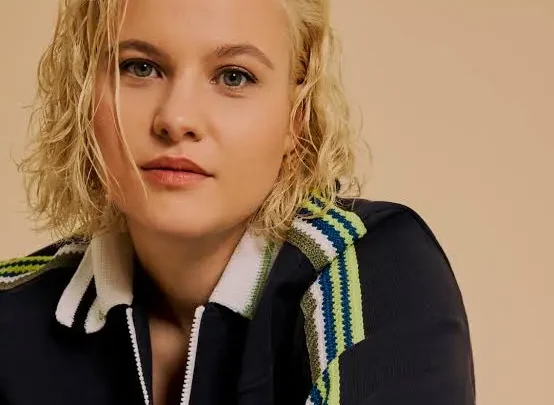 Emma Peters Biography: Age, Net Worth, Albums, Sister, Height, Parents, Songs, YouTube