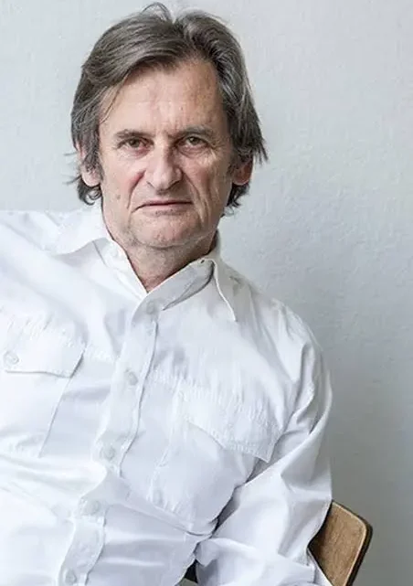 Max Rüdlinger Biography: Net Worth, TV Shows & Movies, Height, Wife, Children, Age