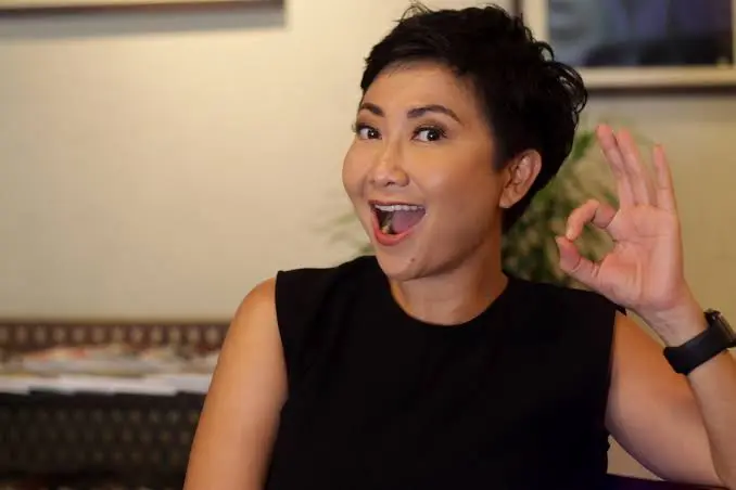 Indy Barends Biography: Husband, Age, Sons, Net Worth, Career, Height, Parents, Sister