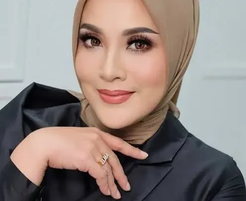 Elma Theana Biography: Husband, Age, Daughter, Net Worth, Career, Height, Parents, Sister