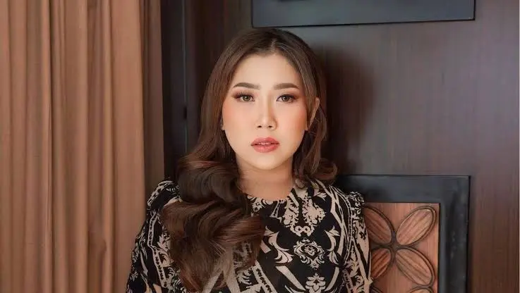 Kiky Saputri Biography: Husband, Age, Net Worth, Height, Parents, Children, Movies