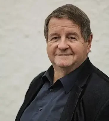 Hanspeter Müller Biography: Movies, Children, Wife, Height, Age, Net Worth, Books